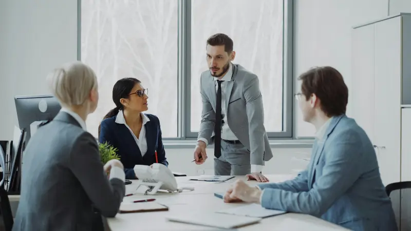 Administración y Negocios